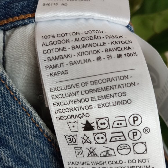 Levi's Premium Wedgie Distress Frayed Hem Jean - Picture 10 of 11